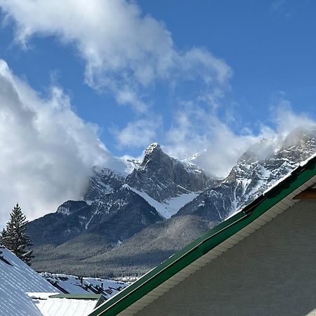 Banff Wood Lodge キャンモア エクステリア 写真